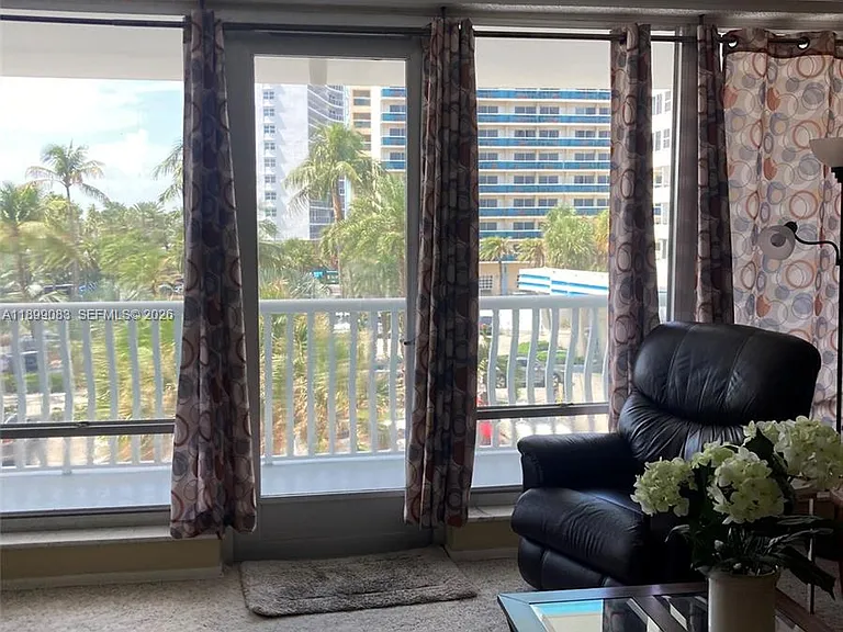 4020 Galt Ocean Dr #203 — Photo 22