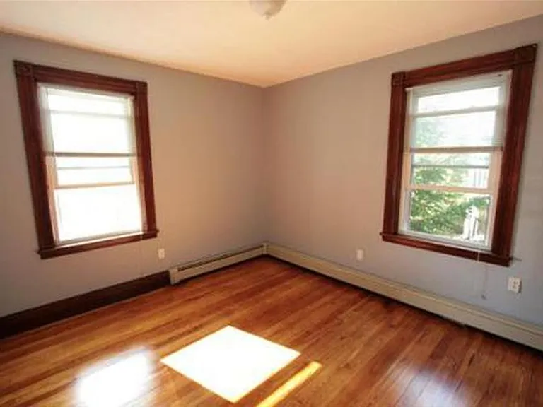 49 Locke St #2 — Photo 8