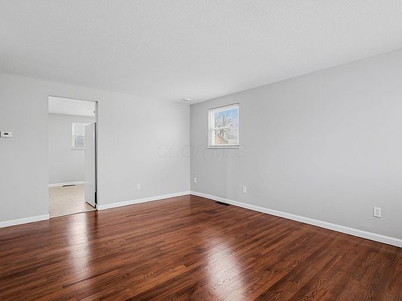 5th image of 868 Harwood Dr