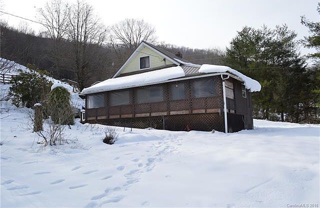 1st image of 18 Wisteria Way