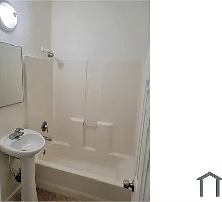 1305 E 56th St #1305 — Photo 6