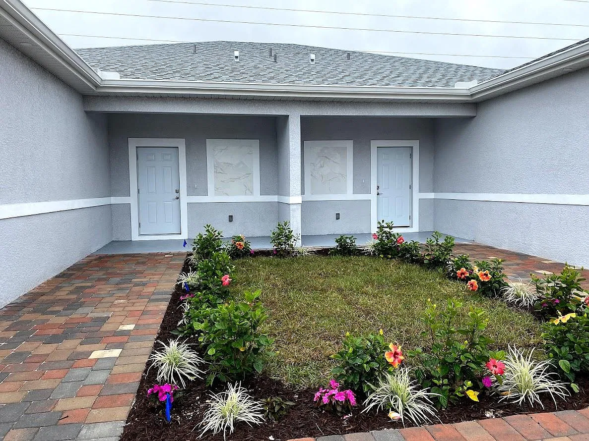 4330 Santa Barbara Blvd — Photo 2