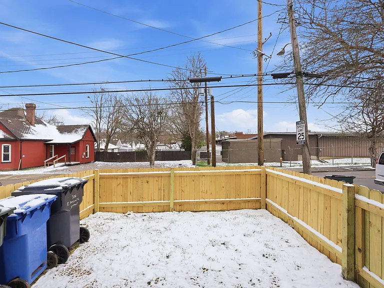 308 E 7th St #1 — Photo 9