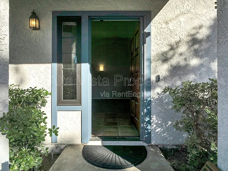 7960 Mission Vista Dr — Photo 3