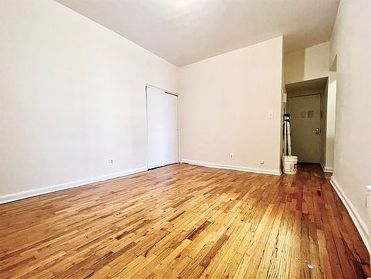 3rd image of 612 W 137th St APT 4