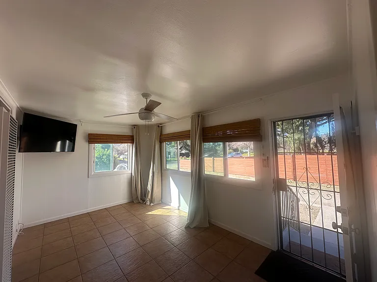 4231 Cordelle Ln — Photo 15