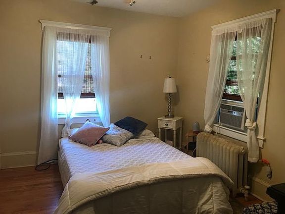 2nd image of 481 Bard Ave