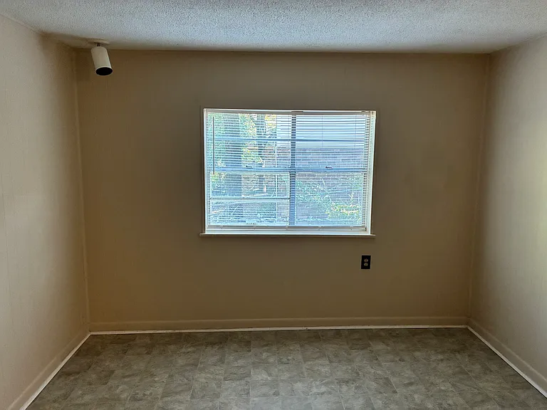 513 Mimi Ln #C — Photo 5