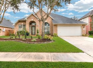 2411 Shadow Oaks Dr, Fresno, TX 77545