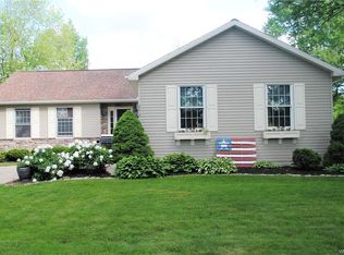 2613 Hakanaw Ave, Hamburg, NY 14075