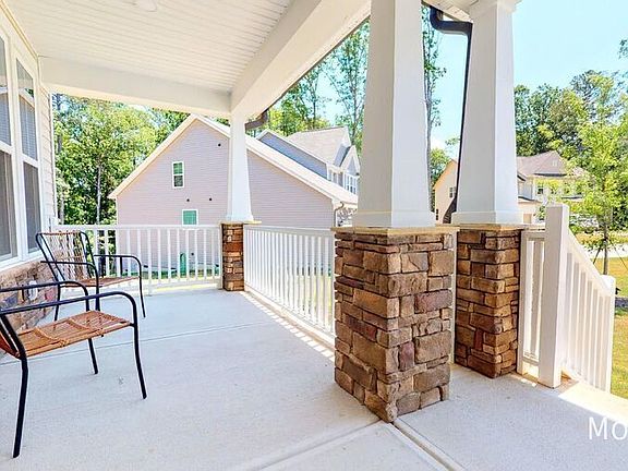 3rd image of 495 Village Bend Dr