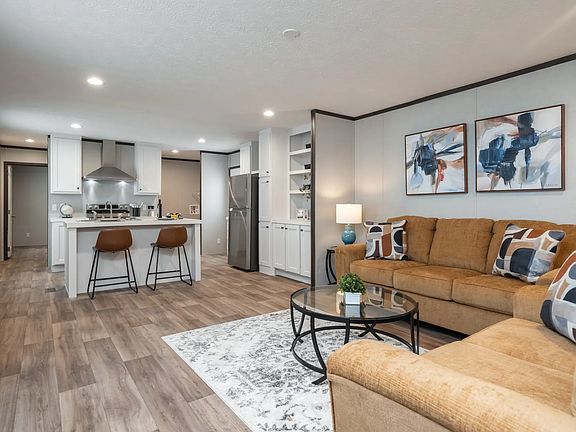 4th image of 1605 Fox Dr #3