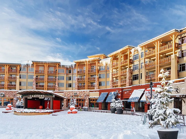 Sundial Lodge