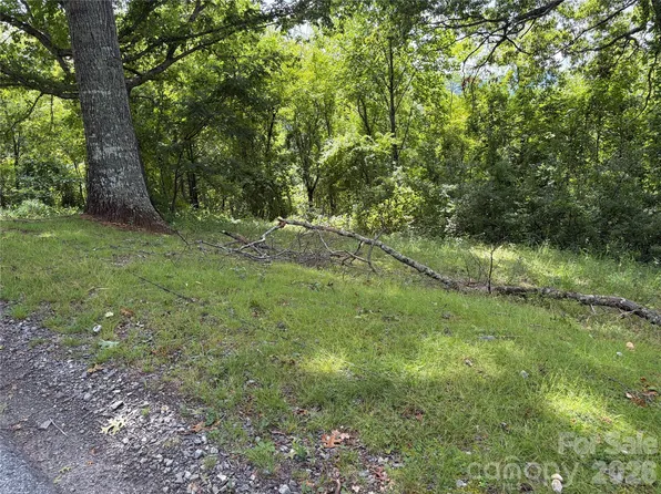61 Sugar Maple Dr, Black Mountain, NC 28711