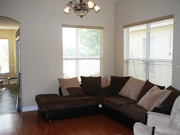 5th image of 716 Hardwood Cir