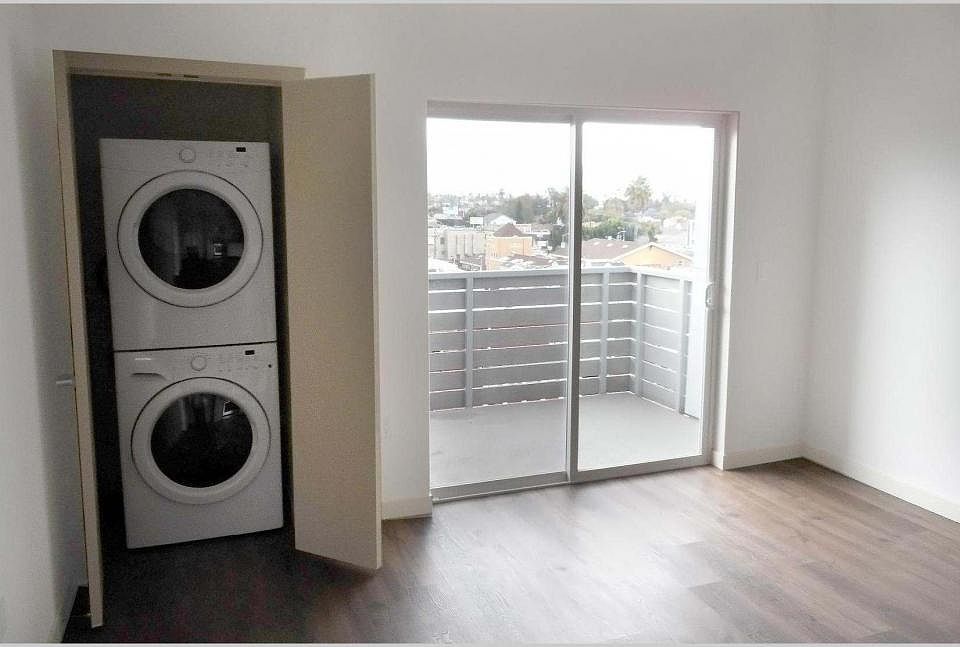2nd image of 4708 Oakwood Ave APT 507