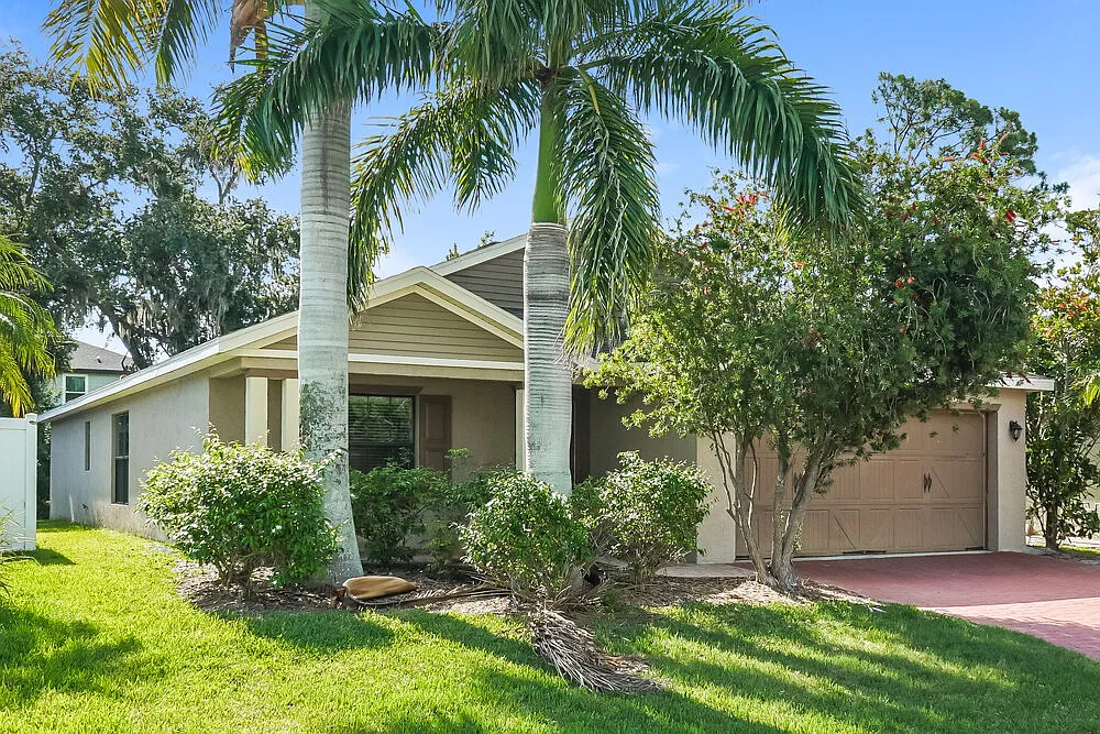 3 bed, 2.0 bath, 1917 sqft, $2,170 — Photo 3
