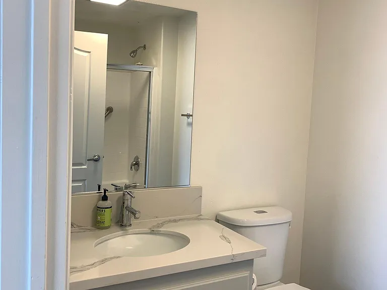 Vinton Court Apartments — Photo 26