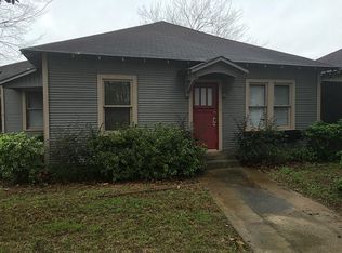 211 E Phillips St, Conroe, TX 77301