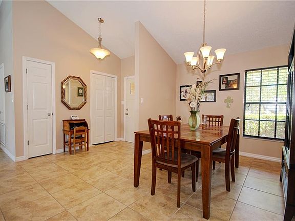 3rd image of 1009 Ohanlon Ct