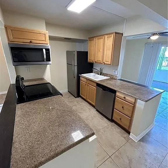 2828 Jackson St #J3 — Photo 7