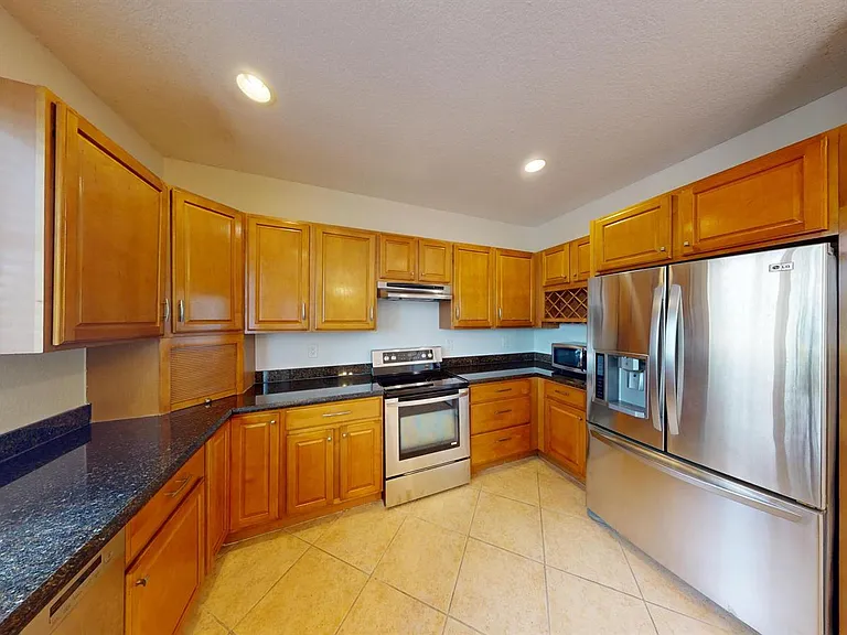 6786 Aliso Ave — Photo 11
