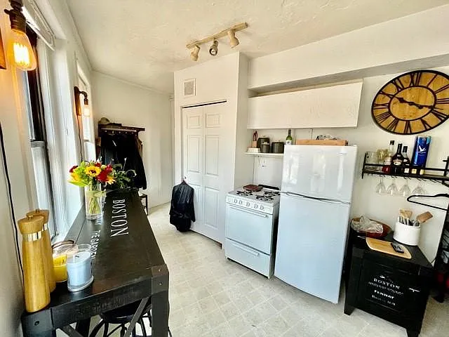 24 Stillman St #5R