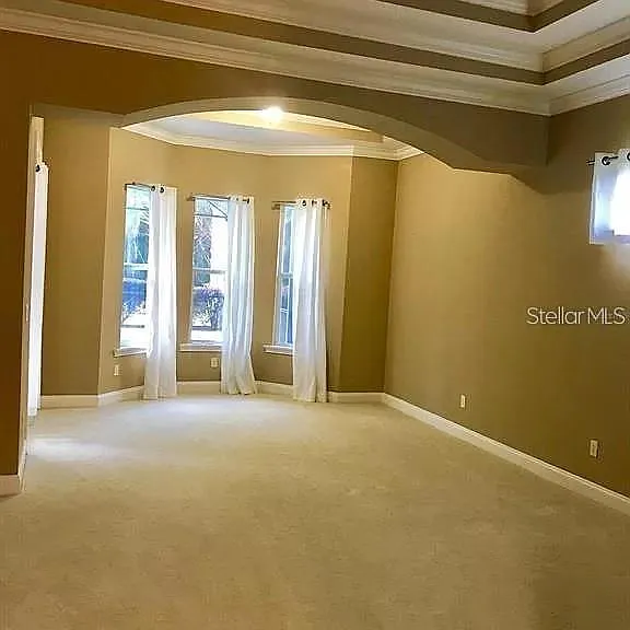 561 SE 42nd St — Photo 4