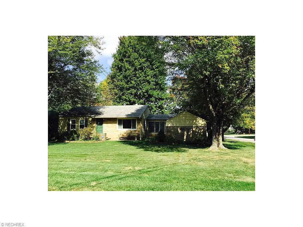 1565 Ries St photo 1