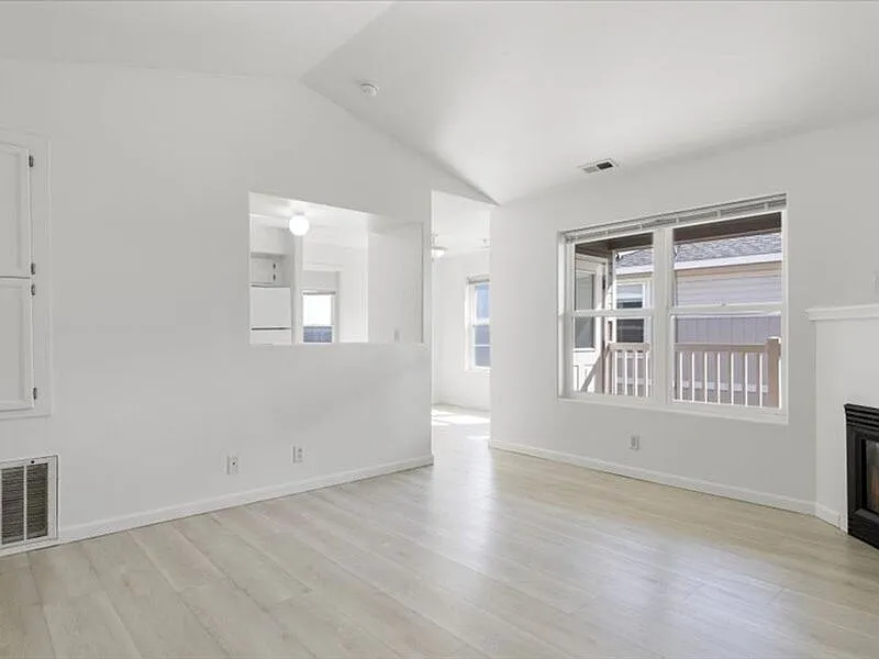 2 bed, 2.0 bath, 938 sqft, $1,550 — Photo 1