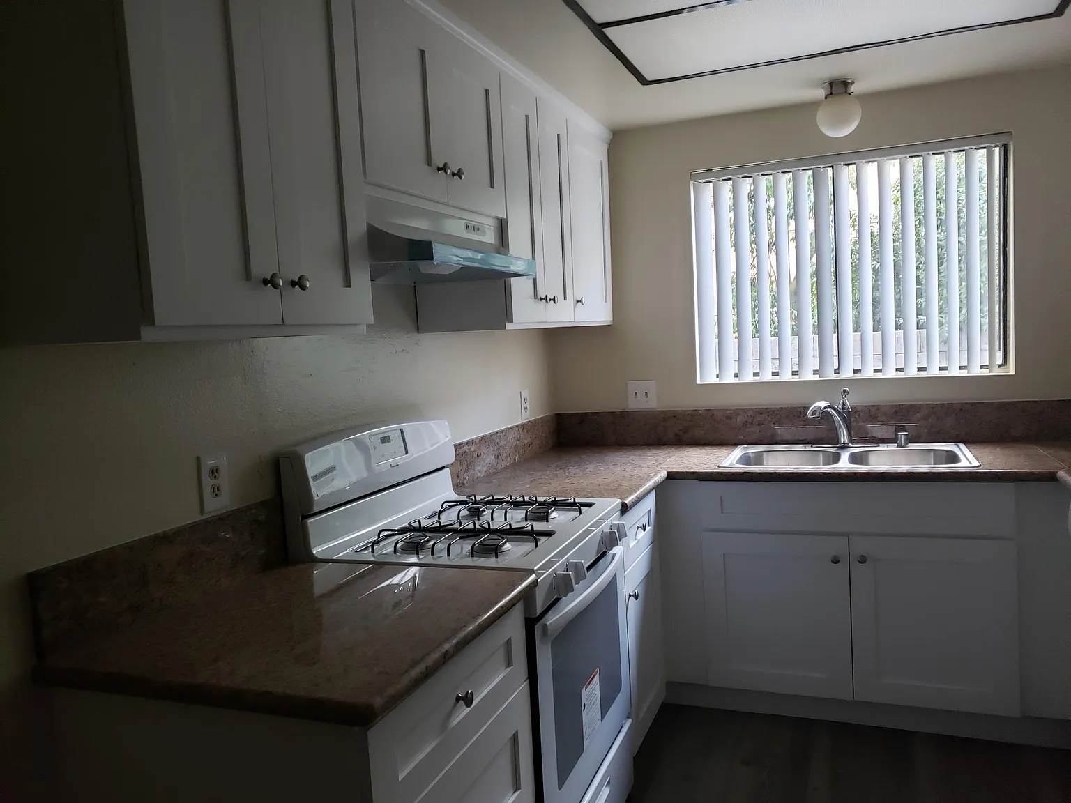 2 bed, 829 sqft, $2,350 — Photo 4