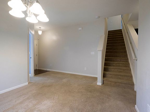 4th image of 477 Melvista Ave