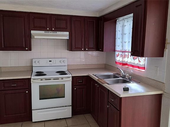 4th image of 3910 Darlington Rd