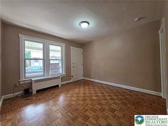 3rd image of 2135 Princeton Ave