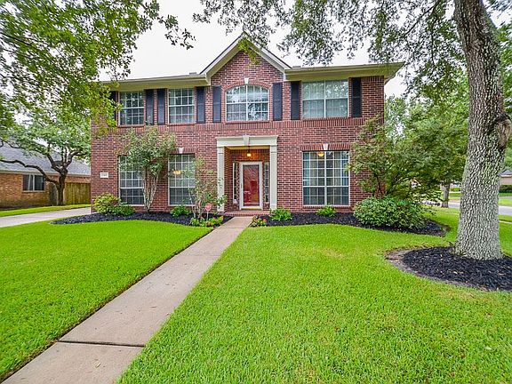 3rd image of 301 Capewood Dr