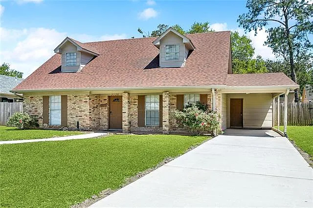 4 bed, 2.0 bath, 2247 sqft, $3,000 — Photo 2