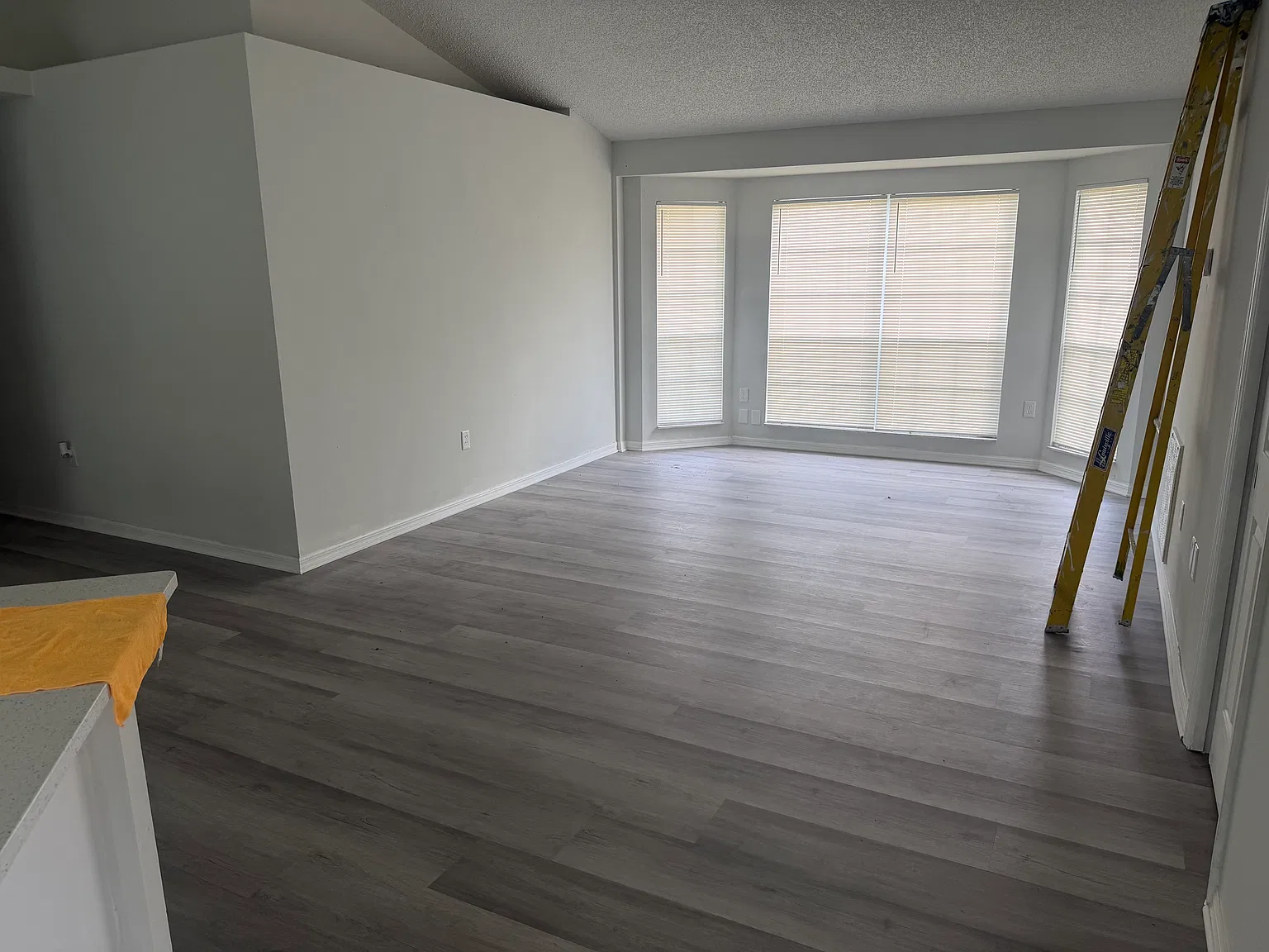 4 bed, 1928 sqft, $2,350 — Photo 4