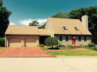 25 Pioneer Ln, Auburn, MA 01501