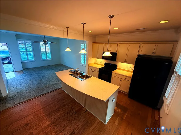 8217 Center Path Ln — Photo 6