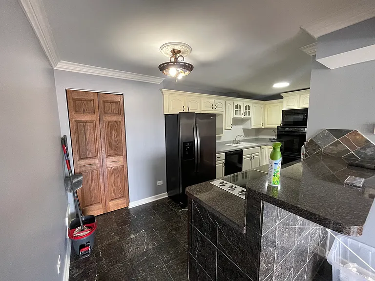 5850 W 87th St #3C — Photo 10