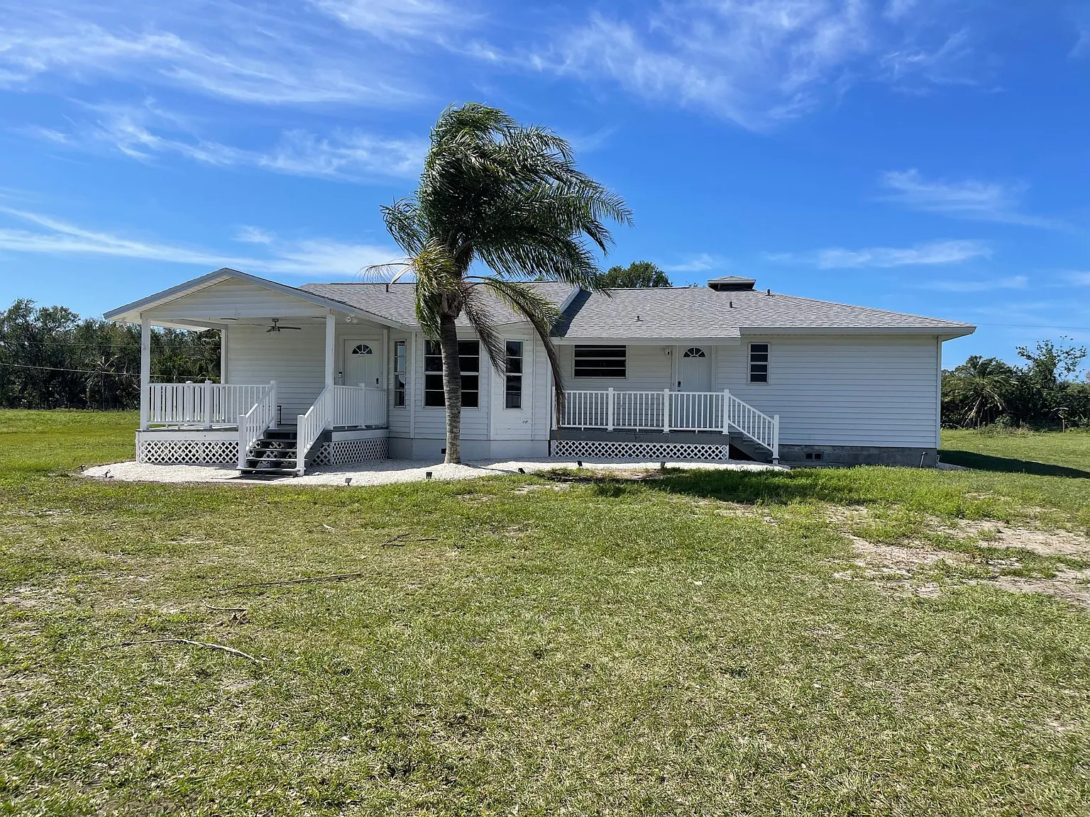 1727 E Manasota Beach Rd — Photo 2