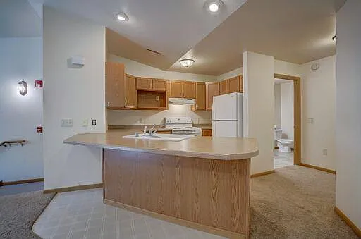 2825 Northridge Dr — Photo 9