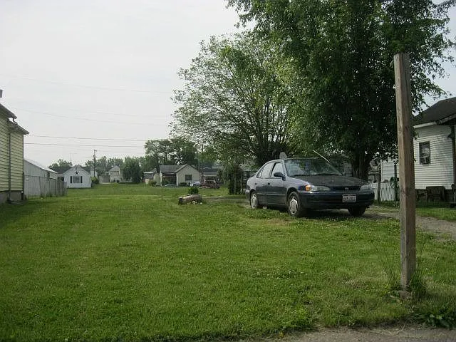 3744 Rhodes Ave photo 1