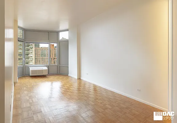 Rented by RELO REDAC INC. | media 30