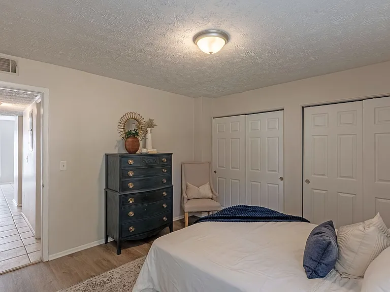 Grand Oaks Apartment — Photo 22