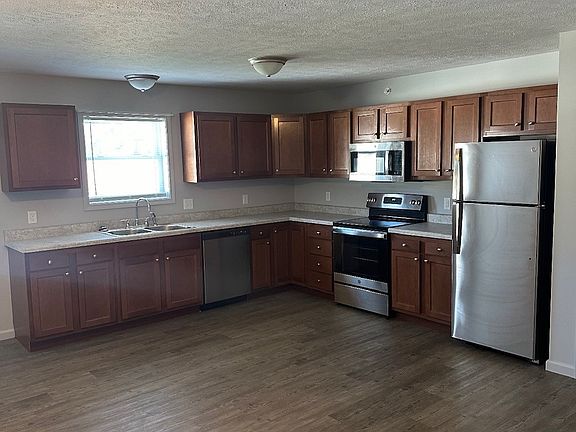 3rd image of 8 Park St APT 105
