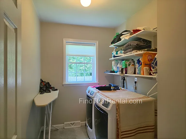 158 B St — Photo 15