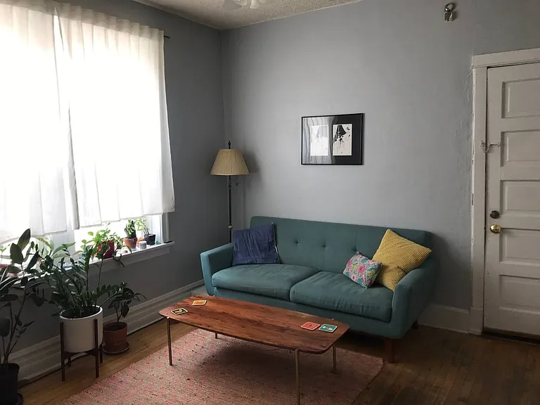 916 N Damen Ave #2R — Photo 3