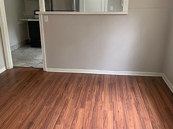 4th image of 11209 Applewood Dr