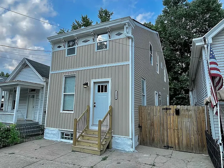 1236 Hermes Ave — Photo 1